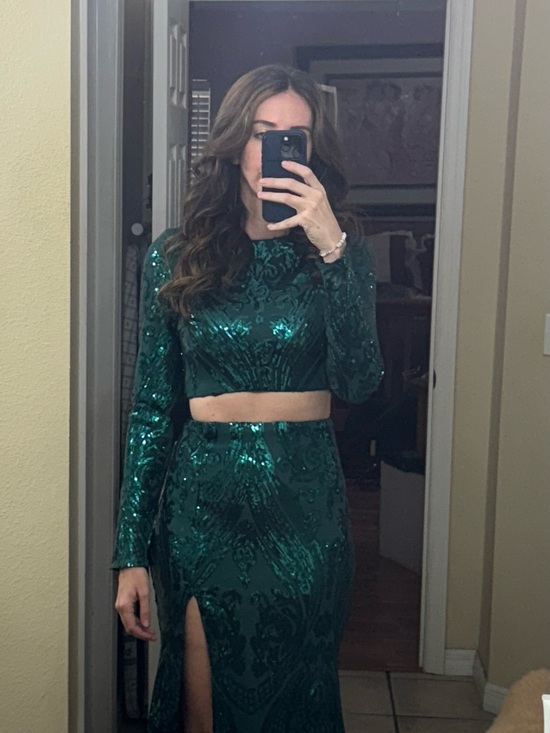Lulus Dresses & Skirts - Lulus Luxe Aesthetic Green Sequin Long Sleeve Two-piece Maxi Dress - Size S